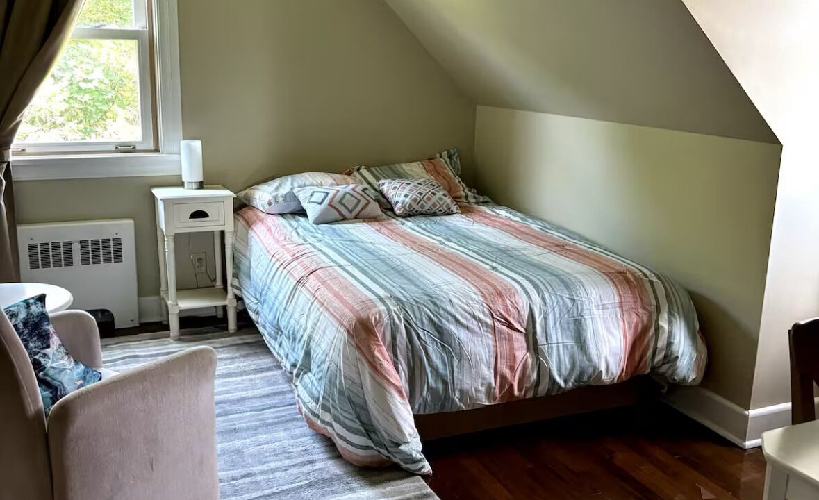 Photo of Bedroom in Saint-Etienne-de-Lauzon