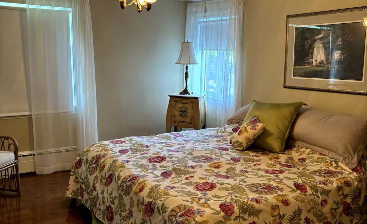 Photo of Bedroom in Saint-Etienne-de-Lauzon
