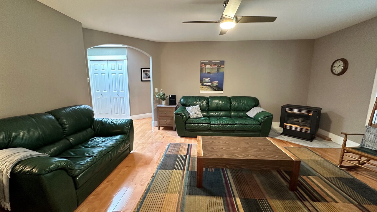 Photo of Livingroom in Swansea Point