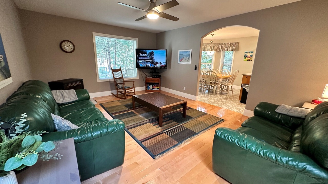 Photo of Livingroom in Swansea Point