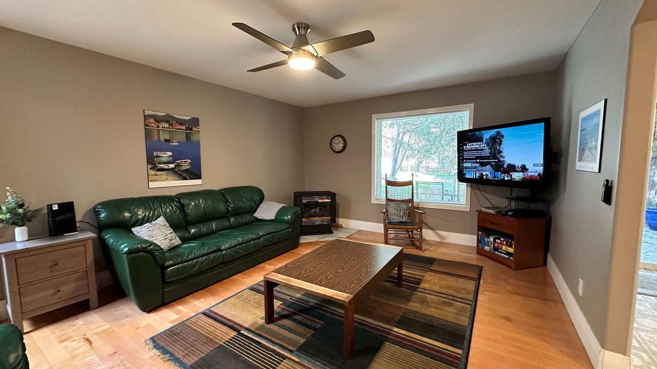 Photo of Livingroom in Swansea Point