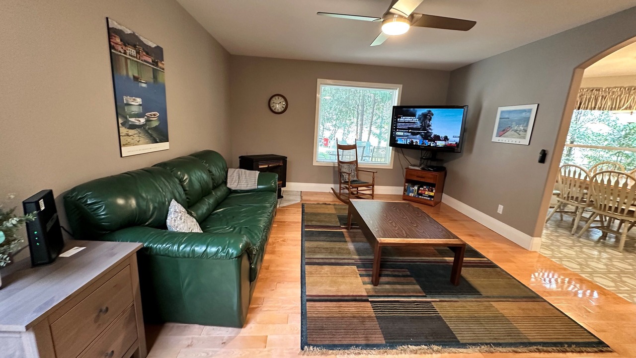 Photo of Livingroom in Swansea Point