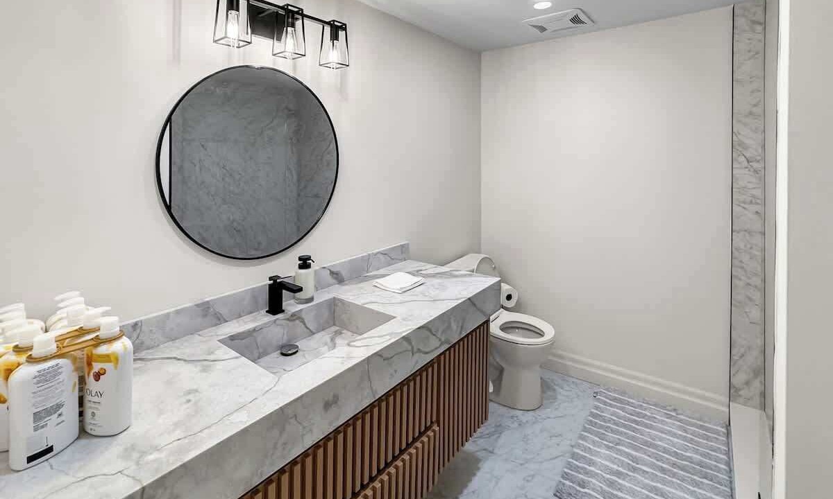 Photo of Bathroom in LaSalle