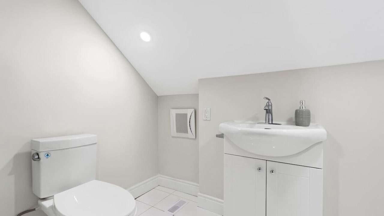 Photo of Bathroom in Niagara Falls