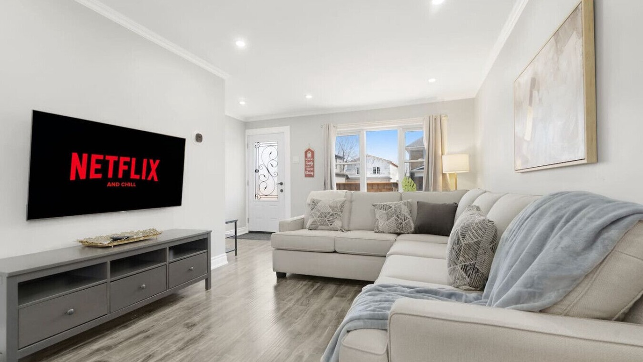 Photo of Livingroom in Niagara Falls