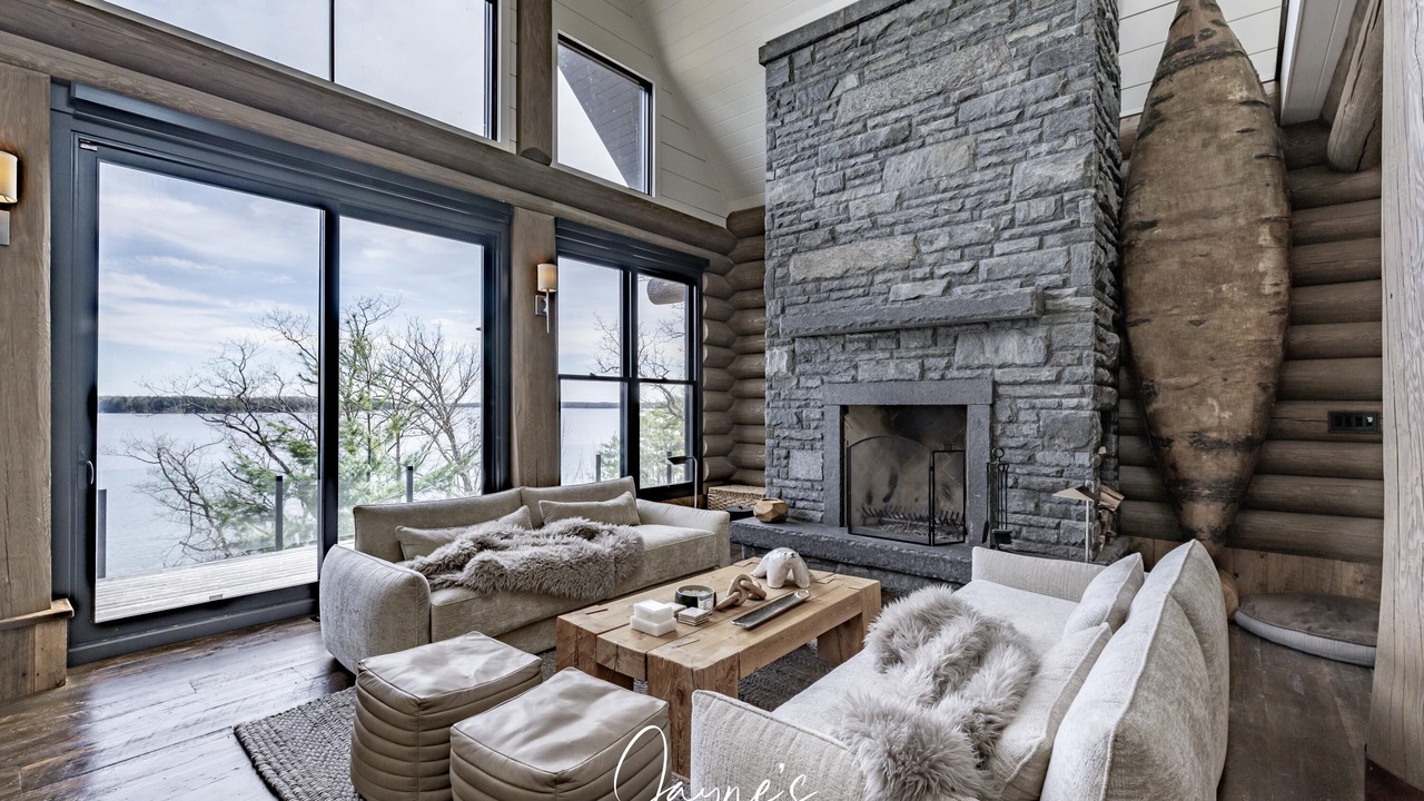 Photo of Livingroom in Muskoka Lakes