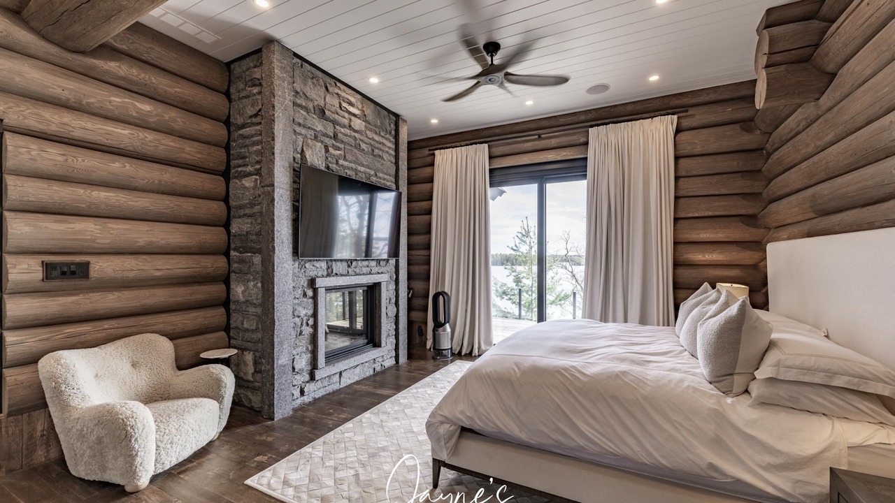 Photo of Livingroom in Muskoka Lakes