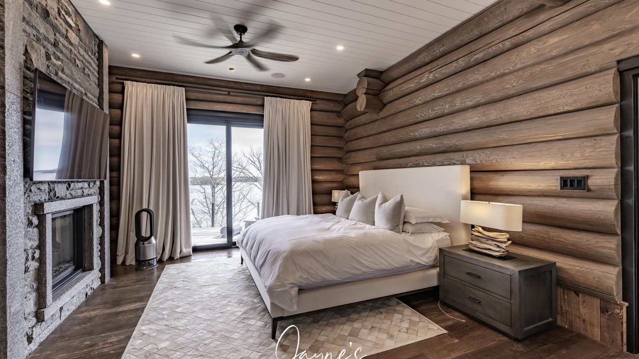 Photo of Livingroom in Muskoka Lakes