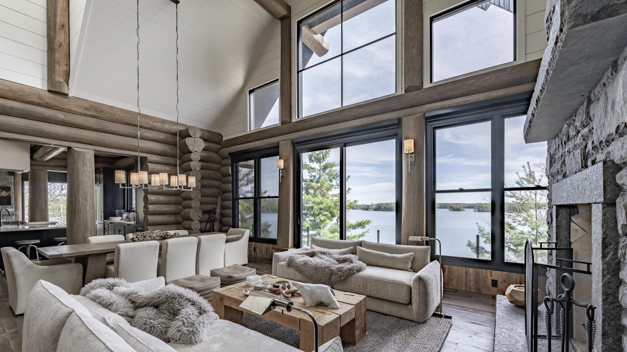 Photo of Livingroom in Muskoka Lakes