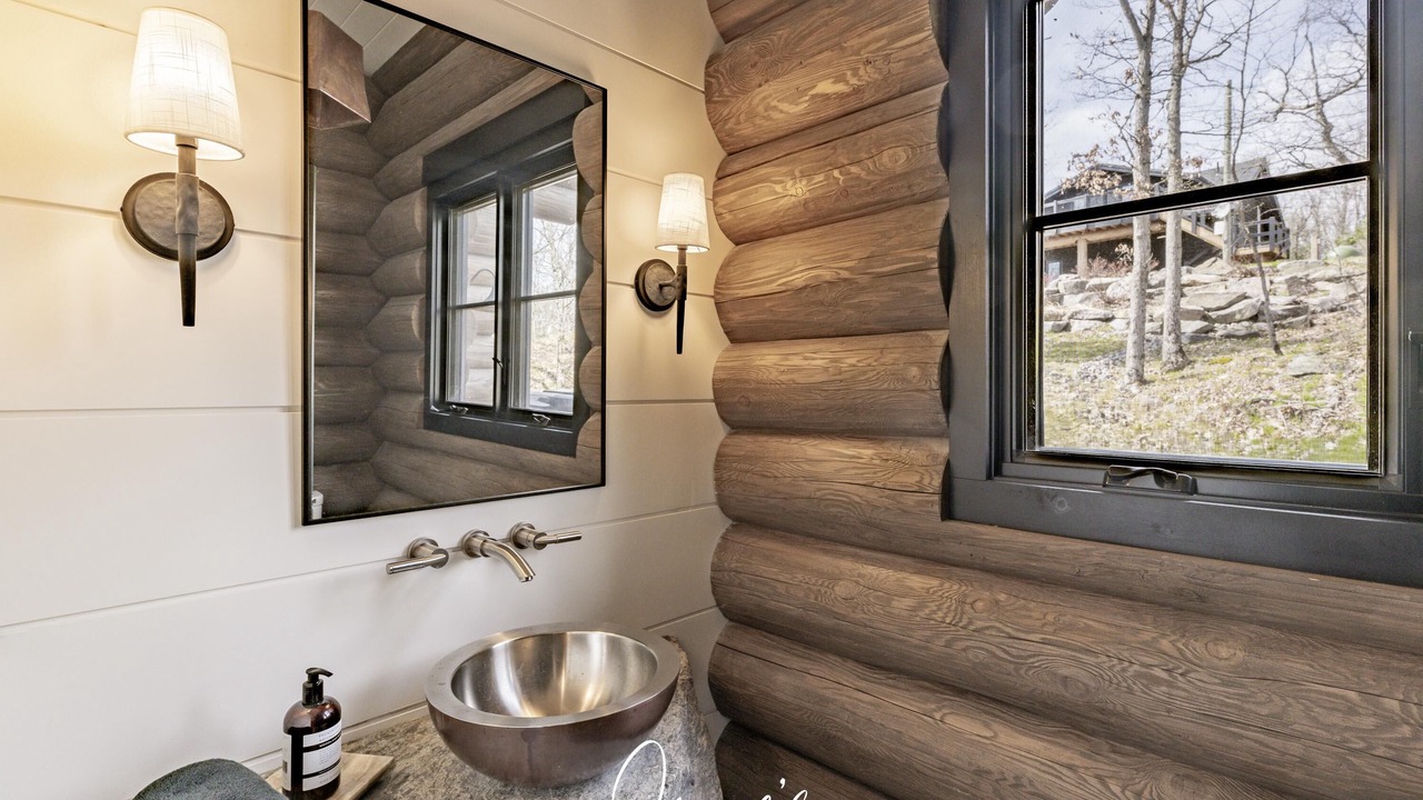 Photo of Bedroom in Muskoka Lakes