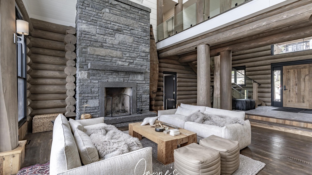 Photo of Livingroom in Muskoka Lakes