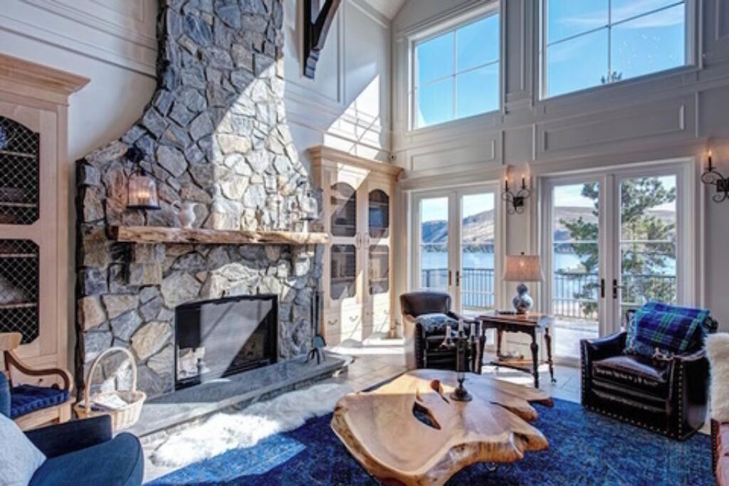 Photo of Livingroom in Kamloops