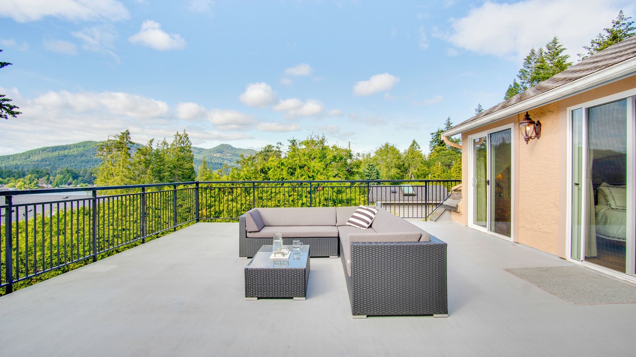Photo of Patio Balcony in Juan de Fuca Electoral Area