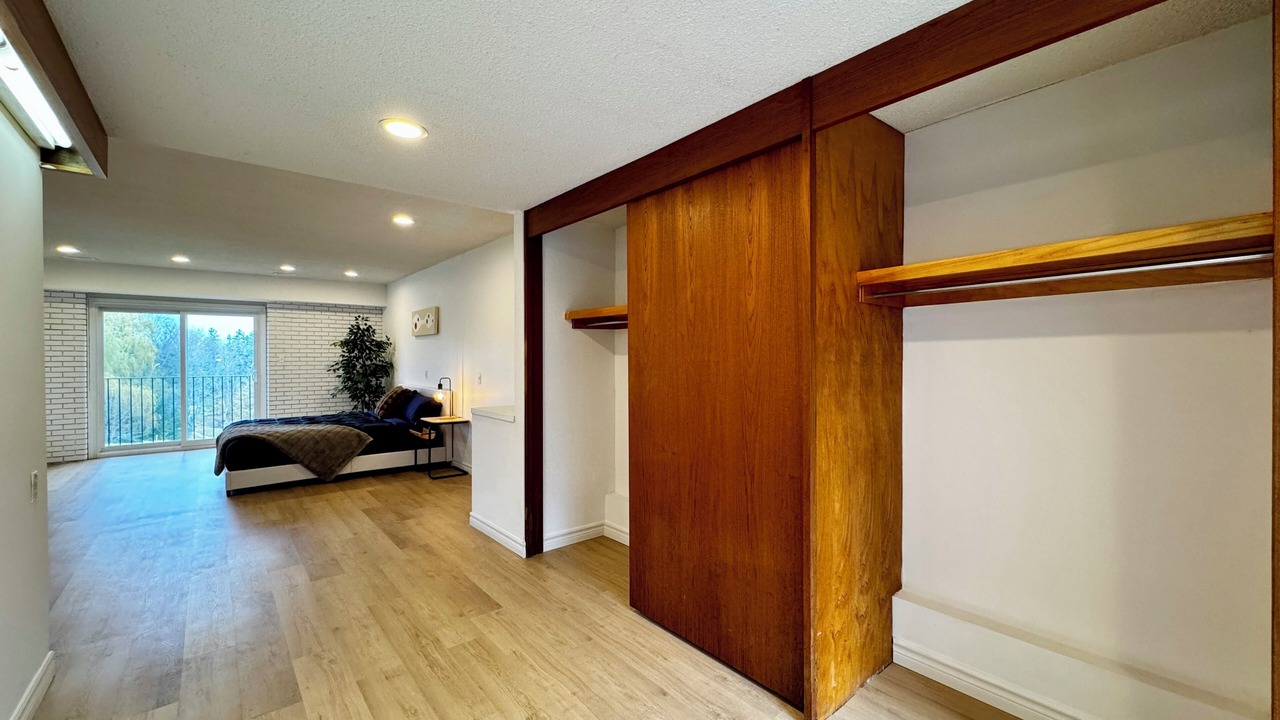 Photo of Bedroom in Bayview Woods - Steeles