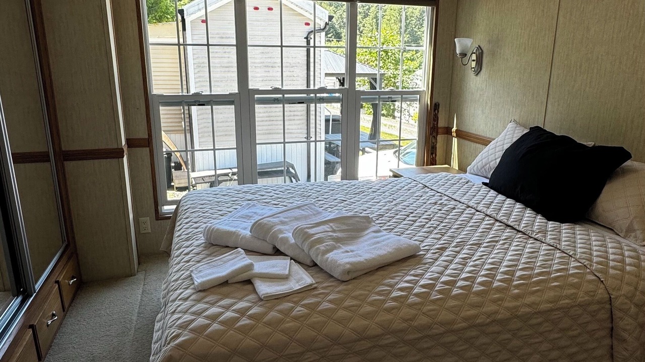 Photo of Bedroom in Lindell Beach