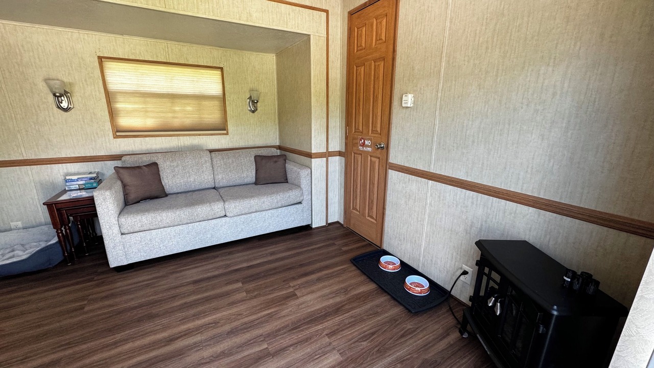 Photo of Livingroom in Lindell Beach