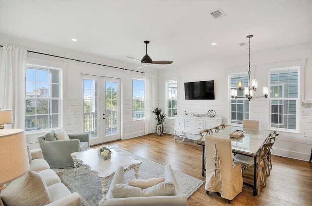 Photo of Livingroom in West Point Grey