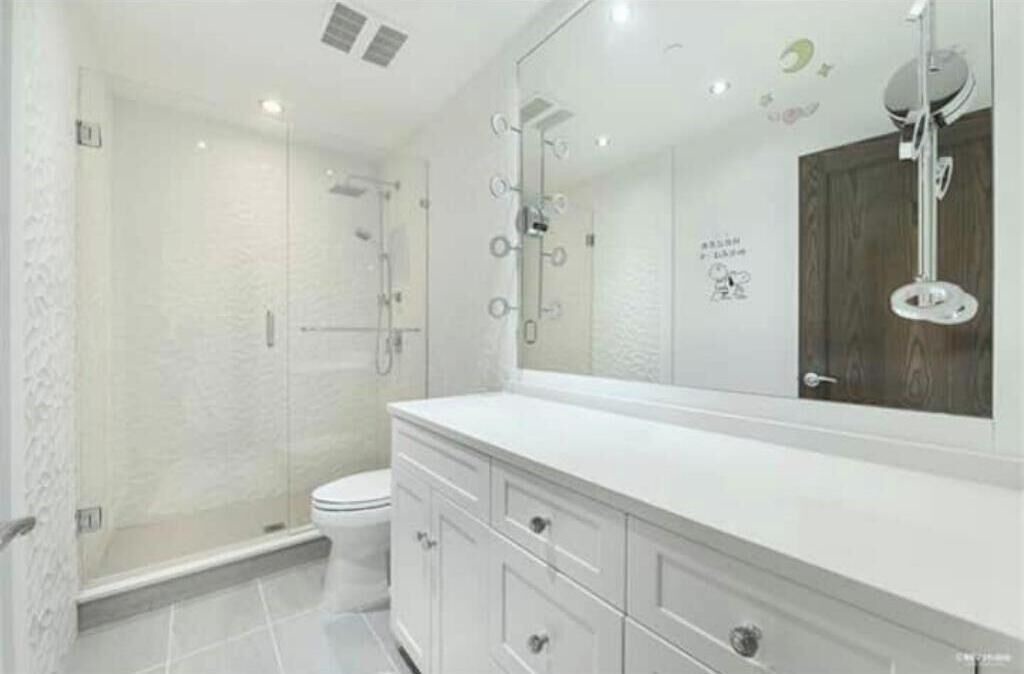 Photo of Bathroom in West Vancouver