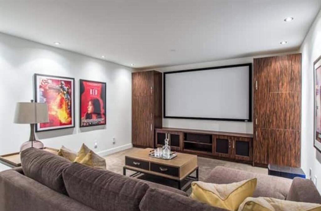 Photo of Livingroom in West Vancouver