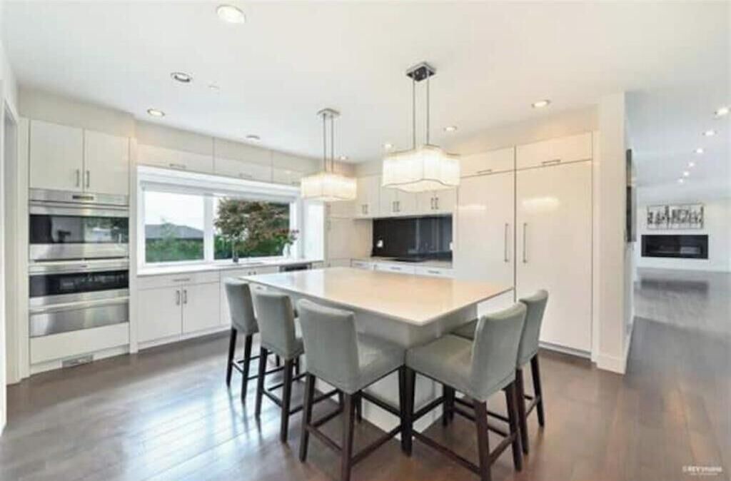 Photo of Kitchen in West Vancouver