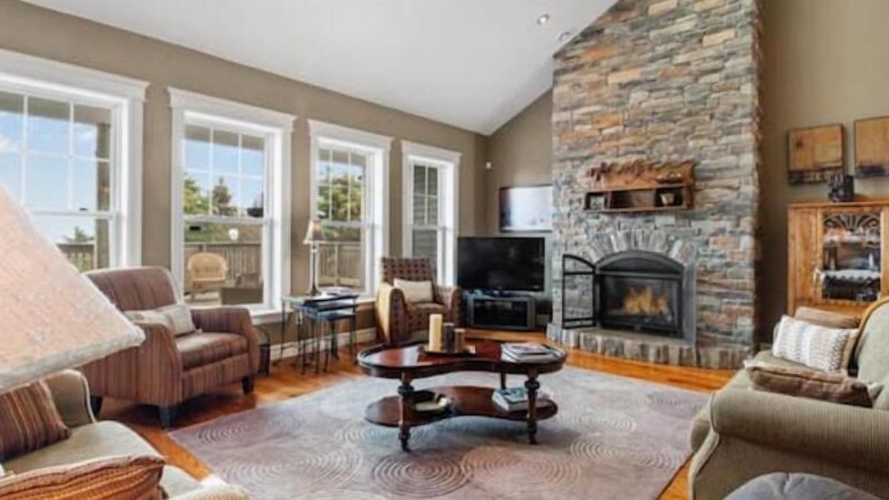 Photo of Livingroom in Flatrock
