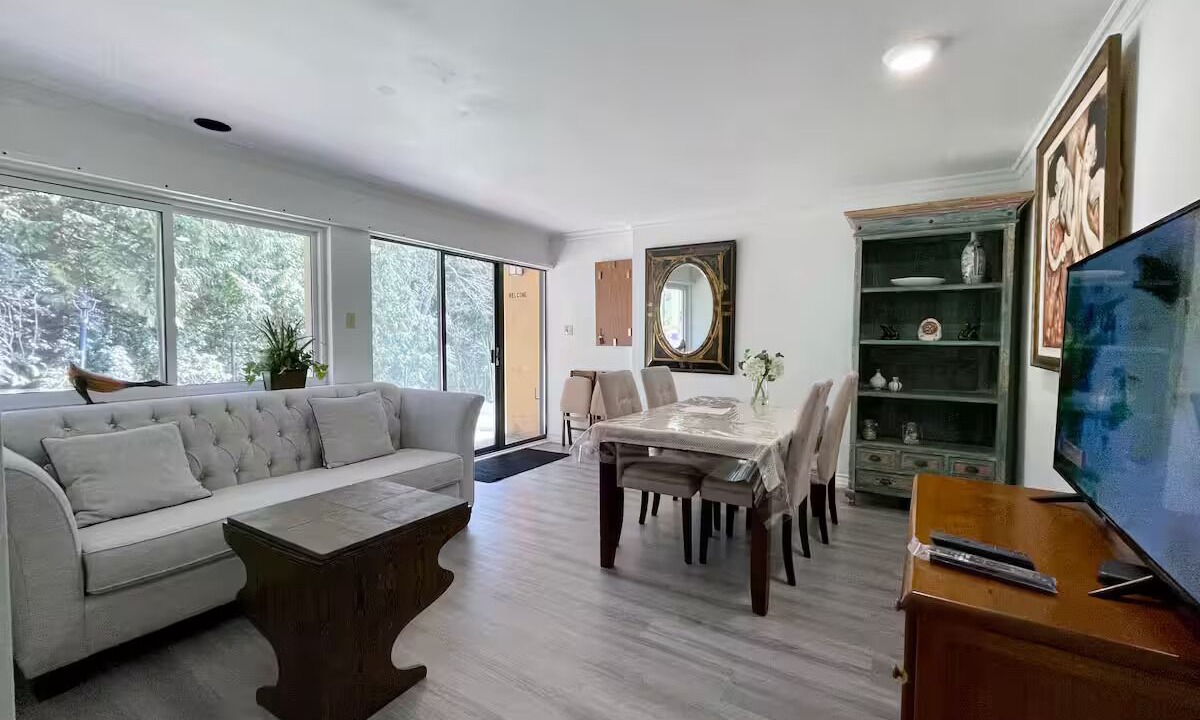 Photo of Livingroom in West Vancouver
