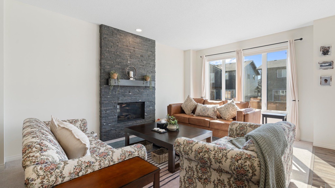 Photo of Livingroom in Cochrane