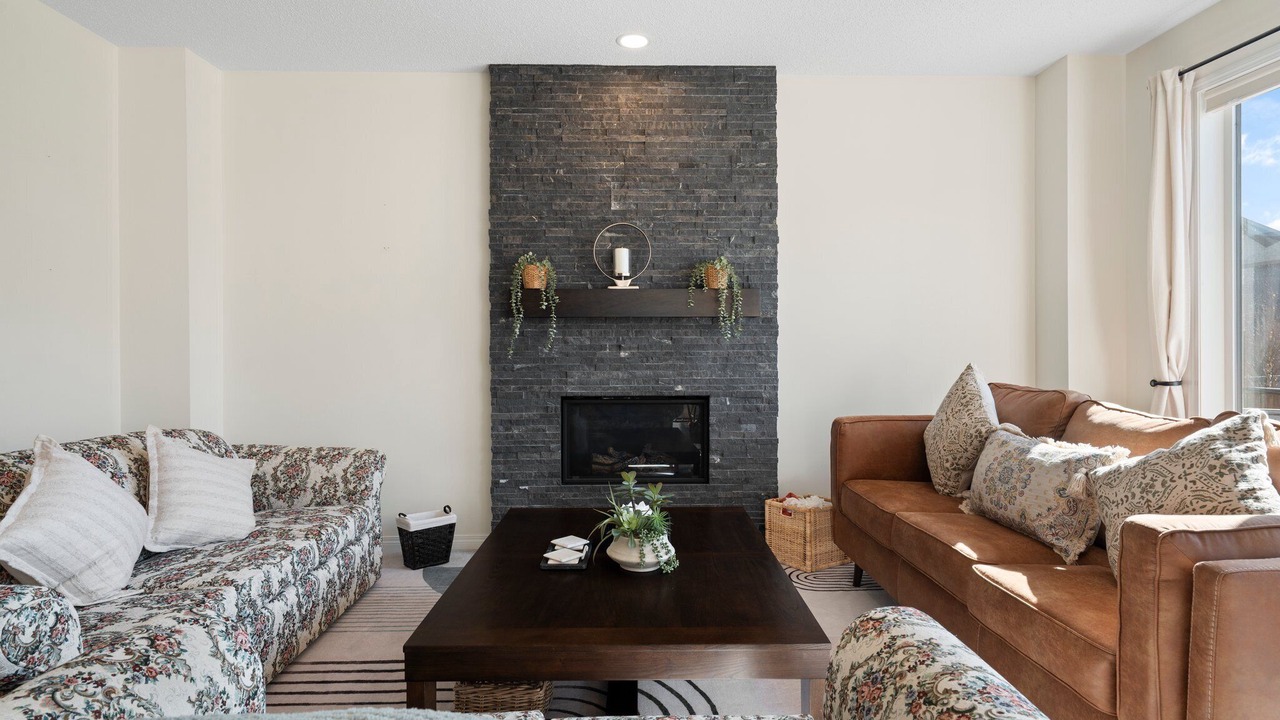 Photo of Livingroom in Cochrane