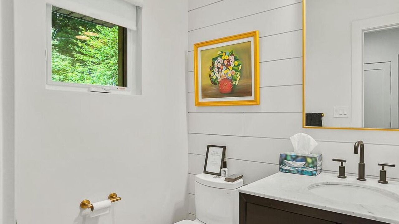 Photo of Bathroom in Dysart et al