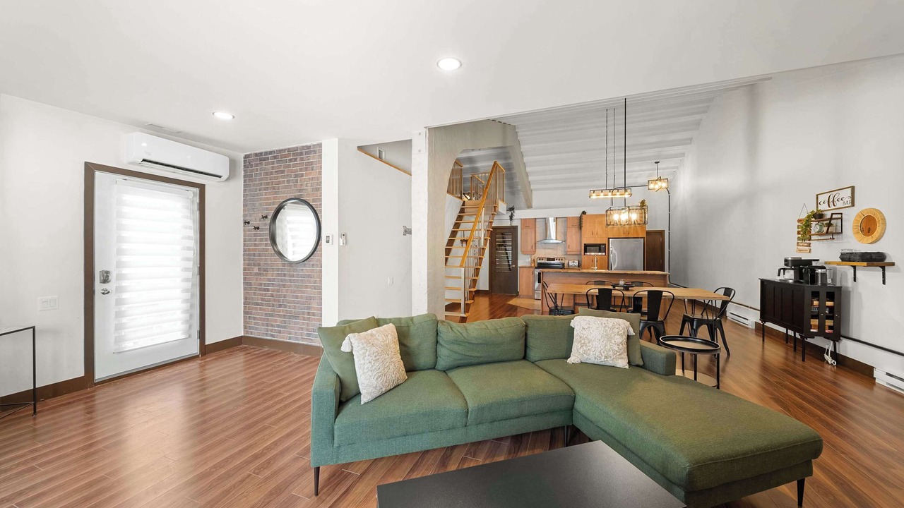 Photo of Livingroom in Chateau-Richer