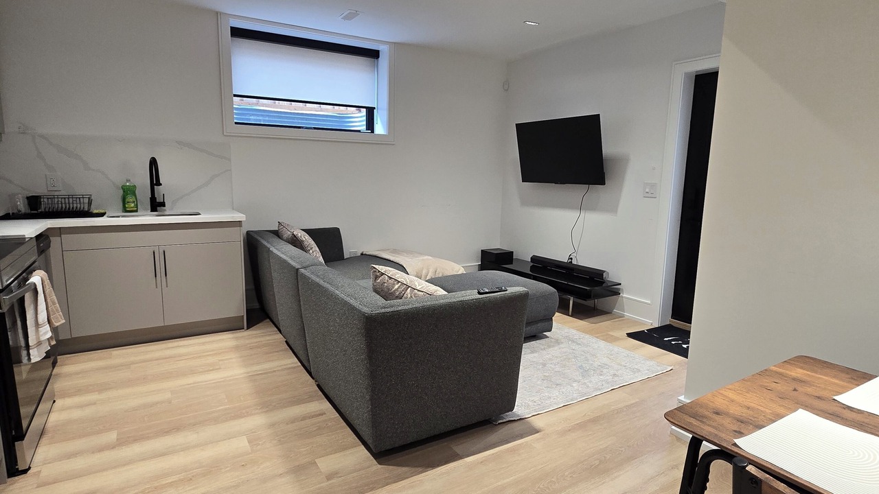 Photo of Livingroom in Halton Regional Municipality