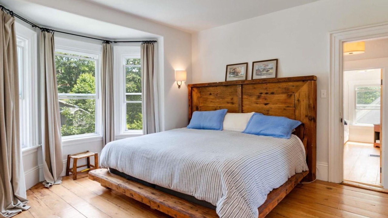 Photo of Bedroom in Shelburne