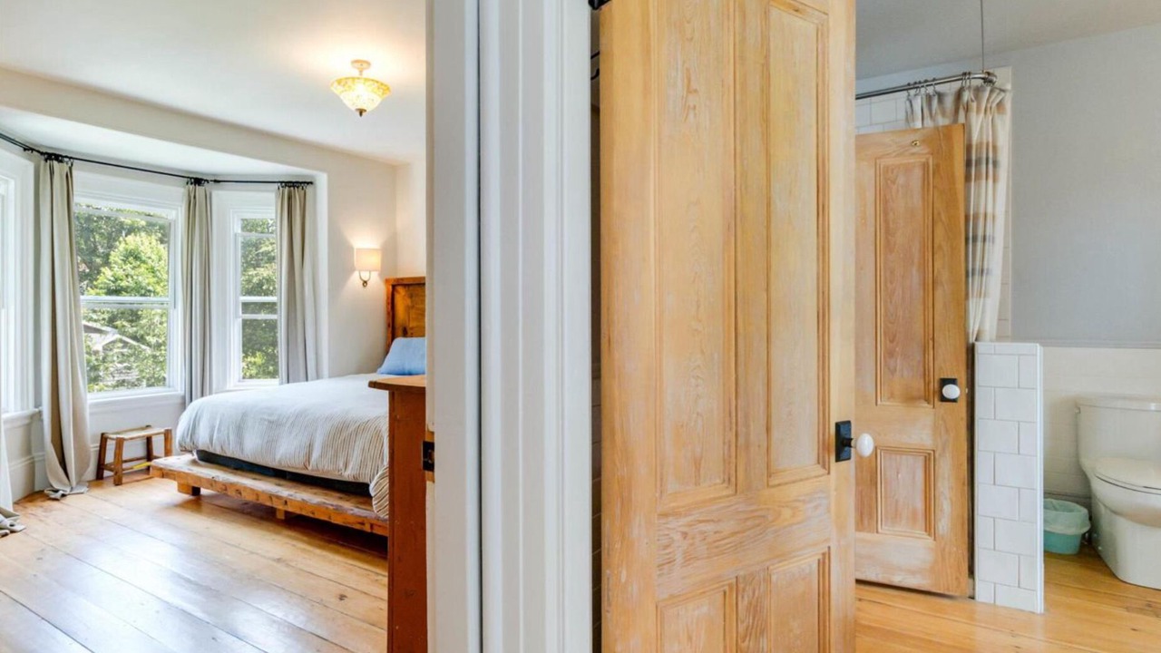 Photo of Bedroom in Shelburne