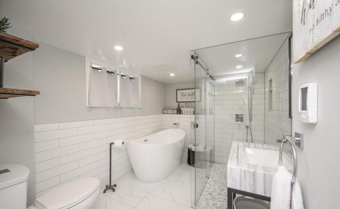 Photo of Bathroom in Jordan Station
