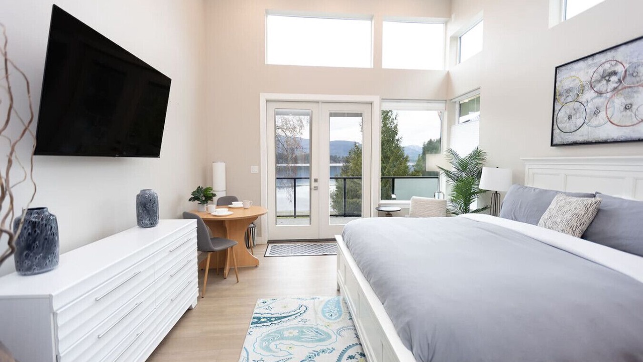 Photo of Bedroom in Youbou