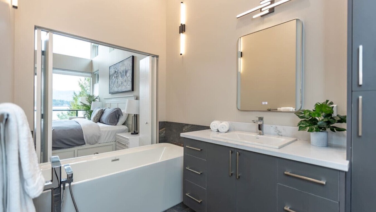 Photo of Bathroom in Youbou