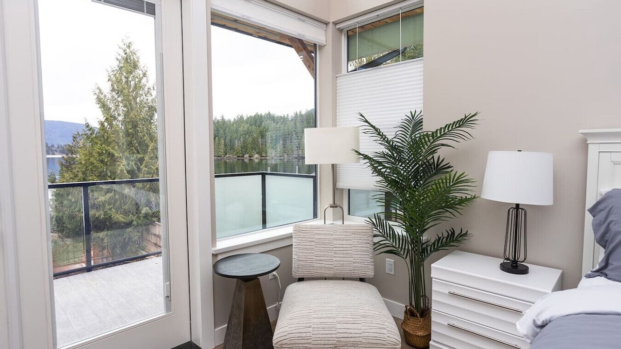Photo of Bedroom in Youbou