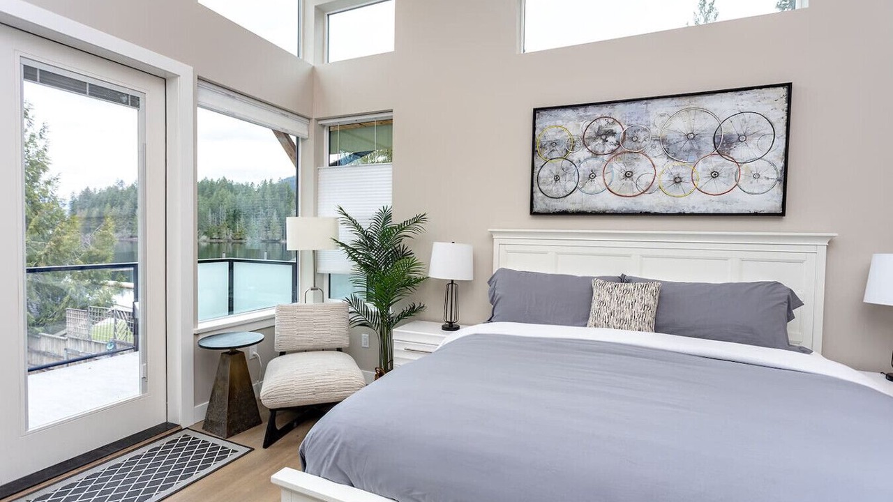 Photo of Bedroom in Youbou