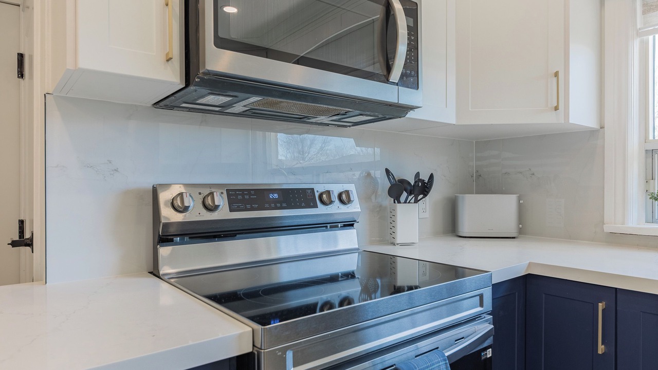 Photo of Kitchen in West Oakville