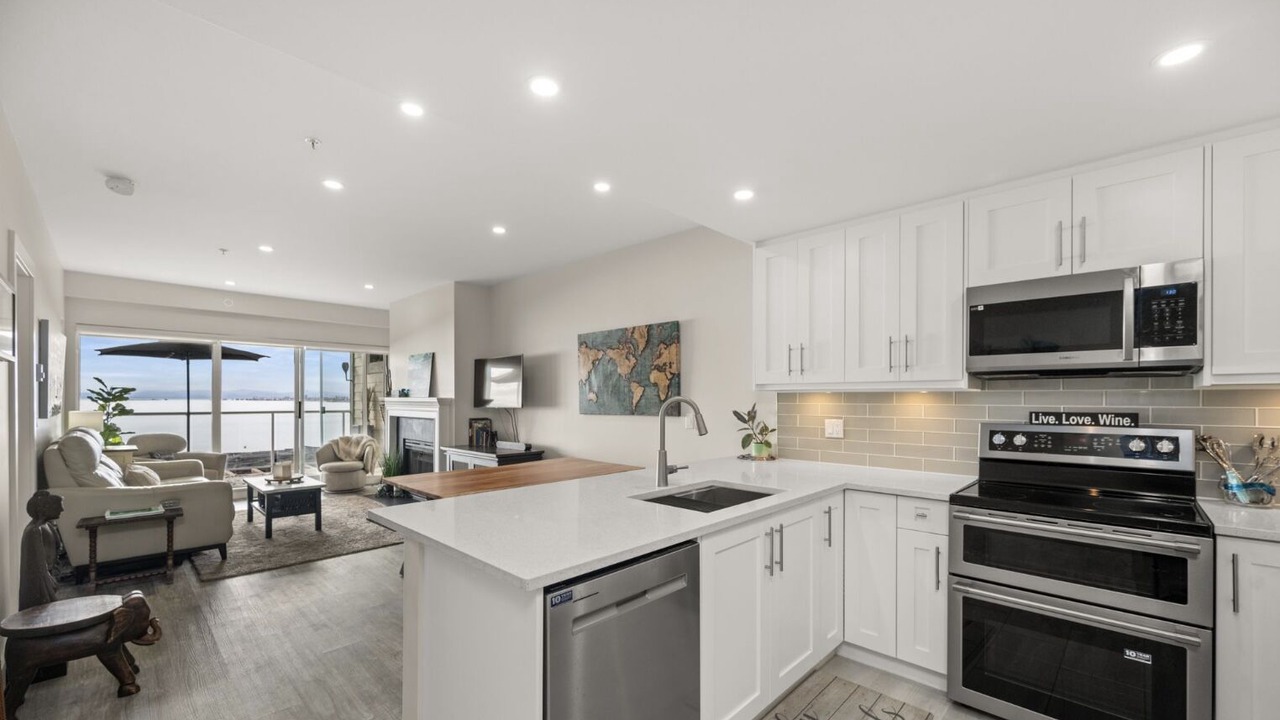 Photo of Kitchen in Metro Vancouver Regional District