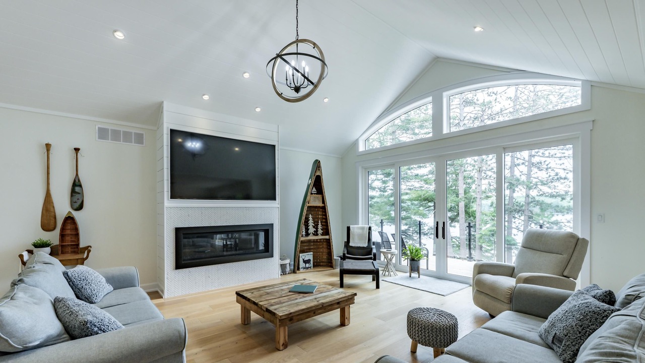 Photo of Livingroom in Lake of Bays