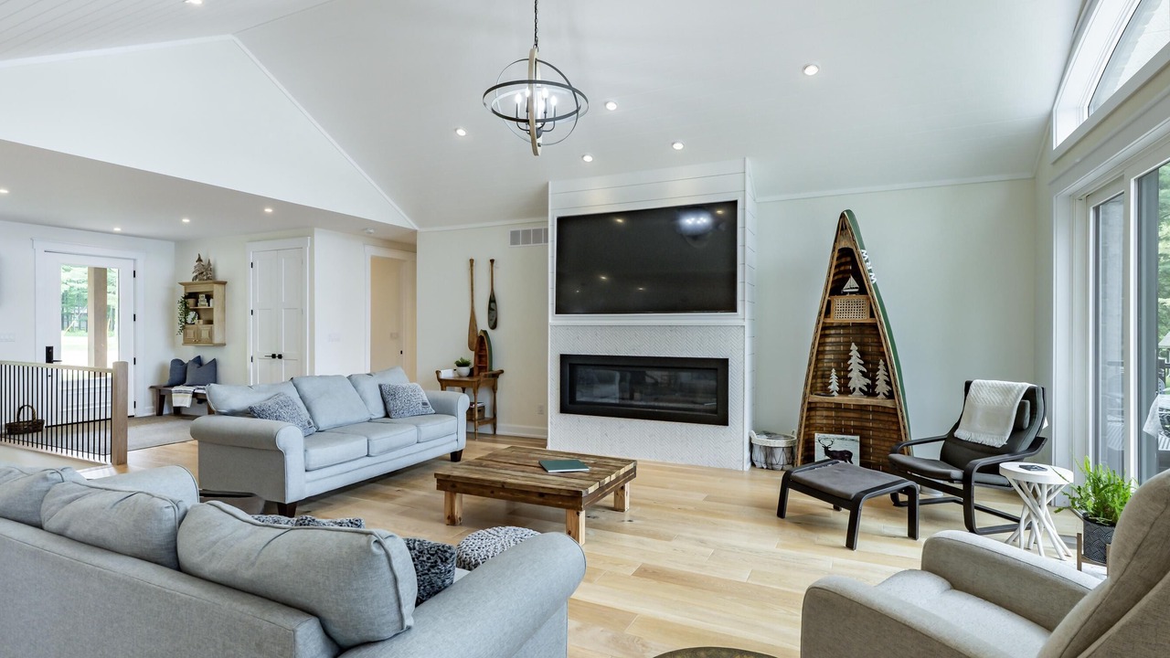 Photo of Livingroom in Lake of Bays