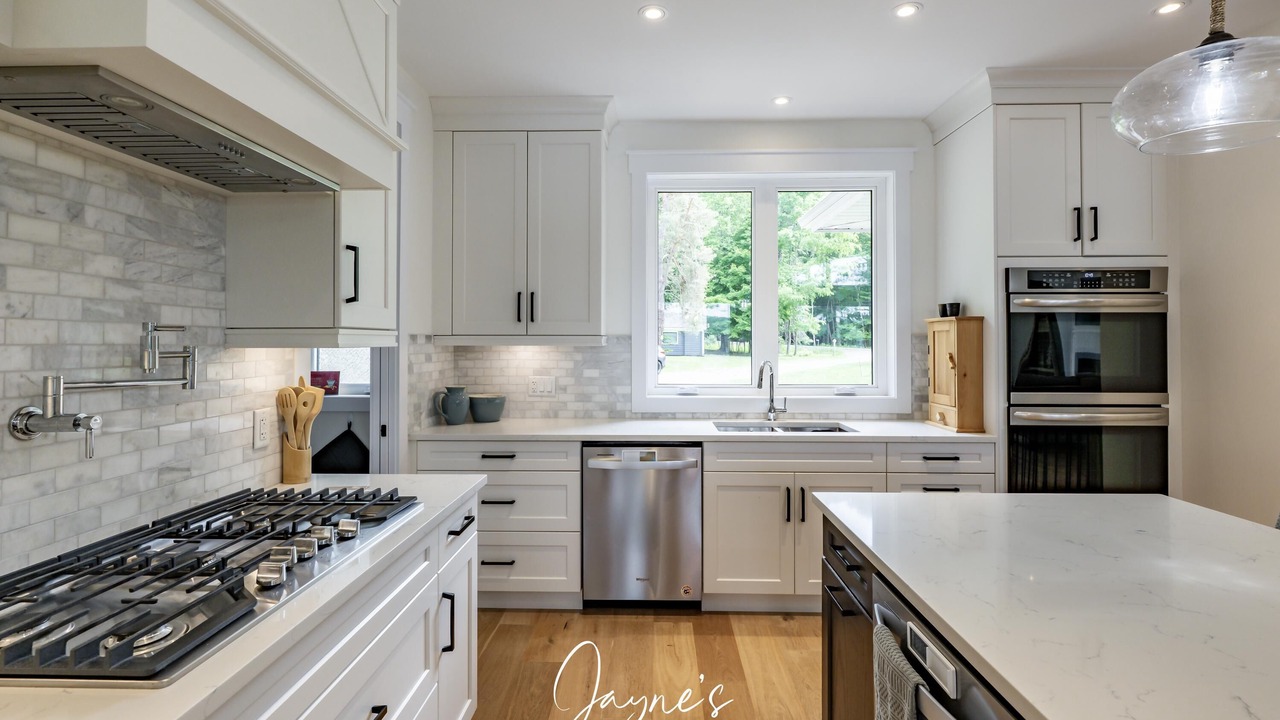 Photo of Kitchen in Lake of Bays