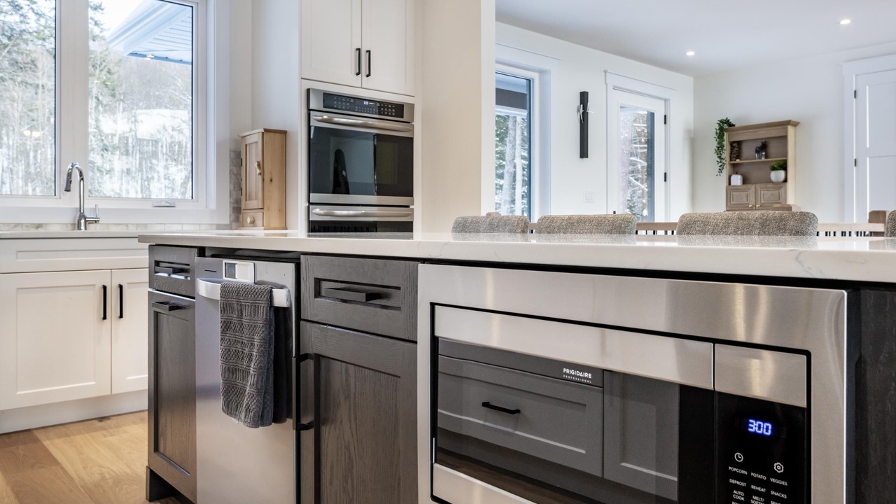 Photo of Kitchen in Lake of Bays