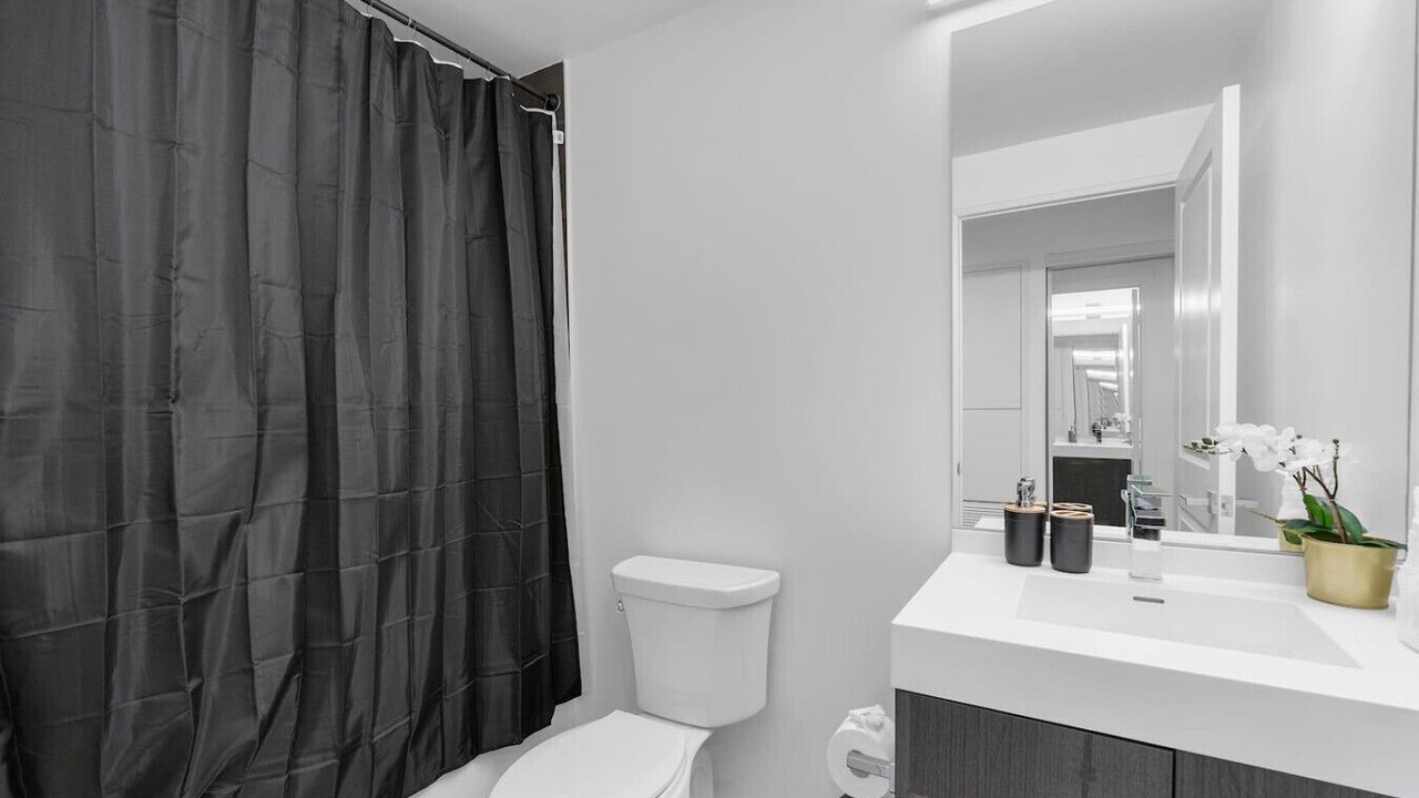 Photo of Bathroom in Garden District
