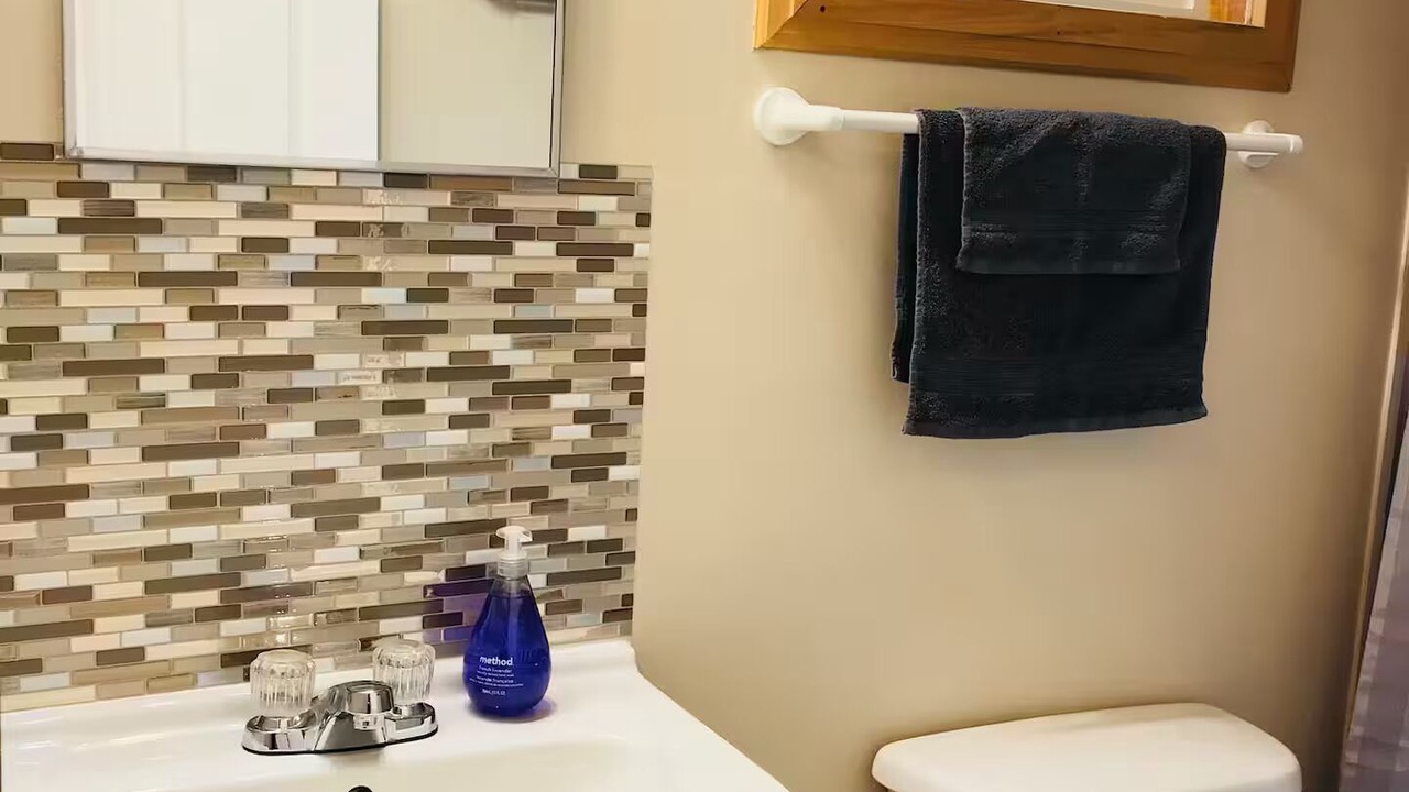 Photo of Bathroom in Valemount