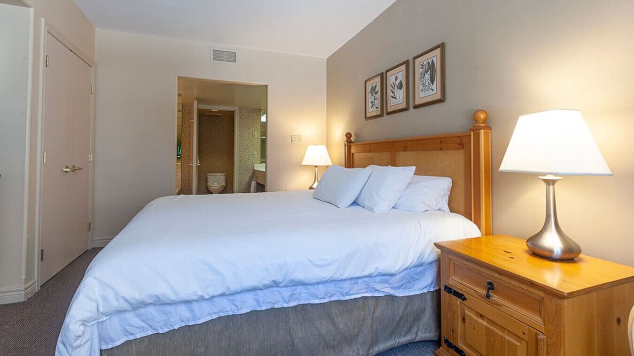 Photo of Bedroom in Oro-Medonte