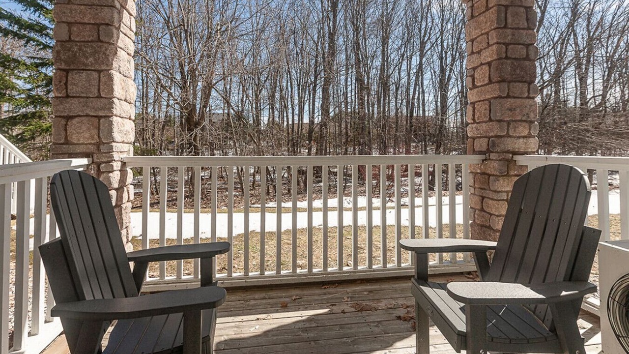 Photo of Patio Balcony in Oro-Medonte