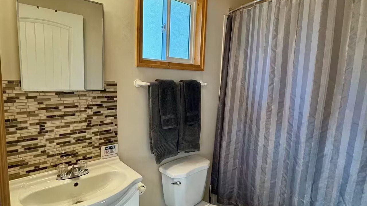 Photo of Bathroom in Valemount