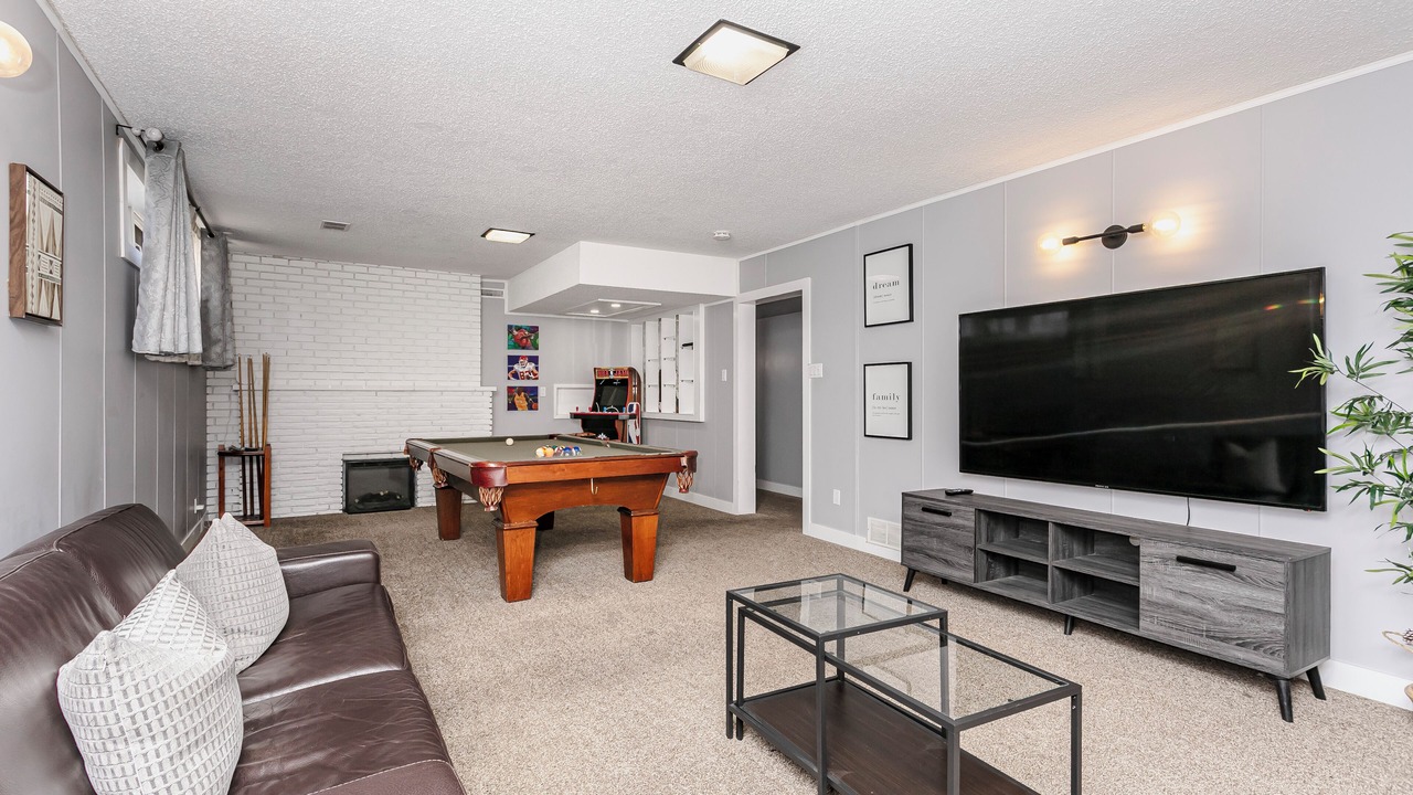 Photo of Livingroom in North Central Edmonton